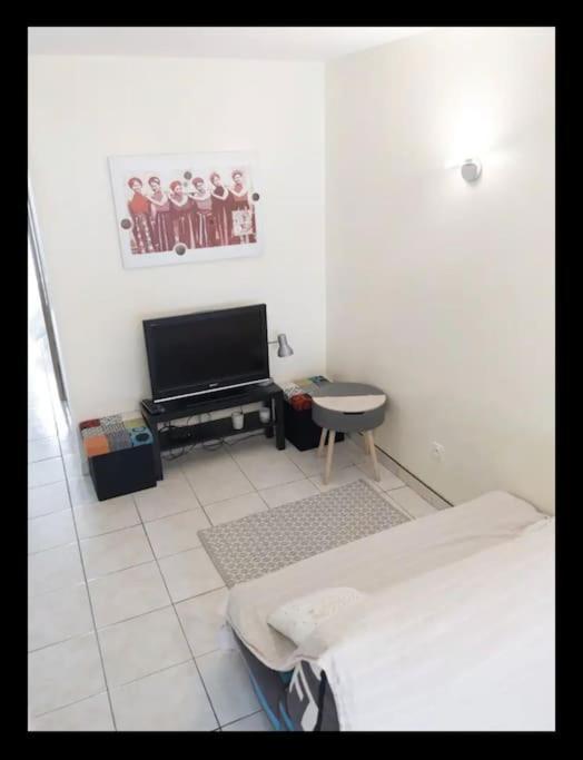 T1 Proximite De Montpellier. Apartamento Juvignac Exterior foto